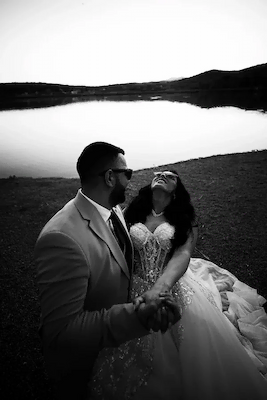 Emotivni ples mladenaca - Oblačina